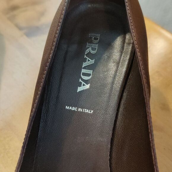 Prada size 37.5 brown and black authenticated kitten heels Made in Italy - Picture 13 of 16